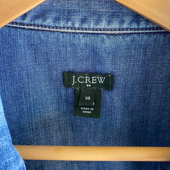 j crew | denim shirt | medium wash | size XS - Picture 8 of 9